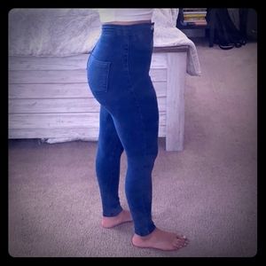 High waisted jeans